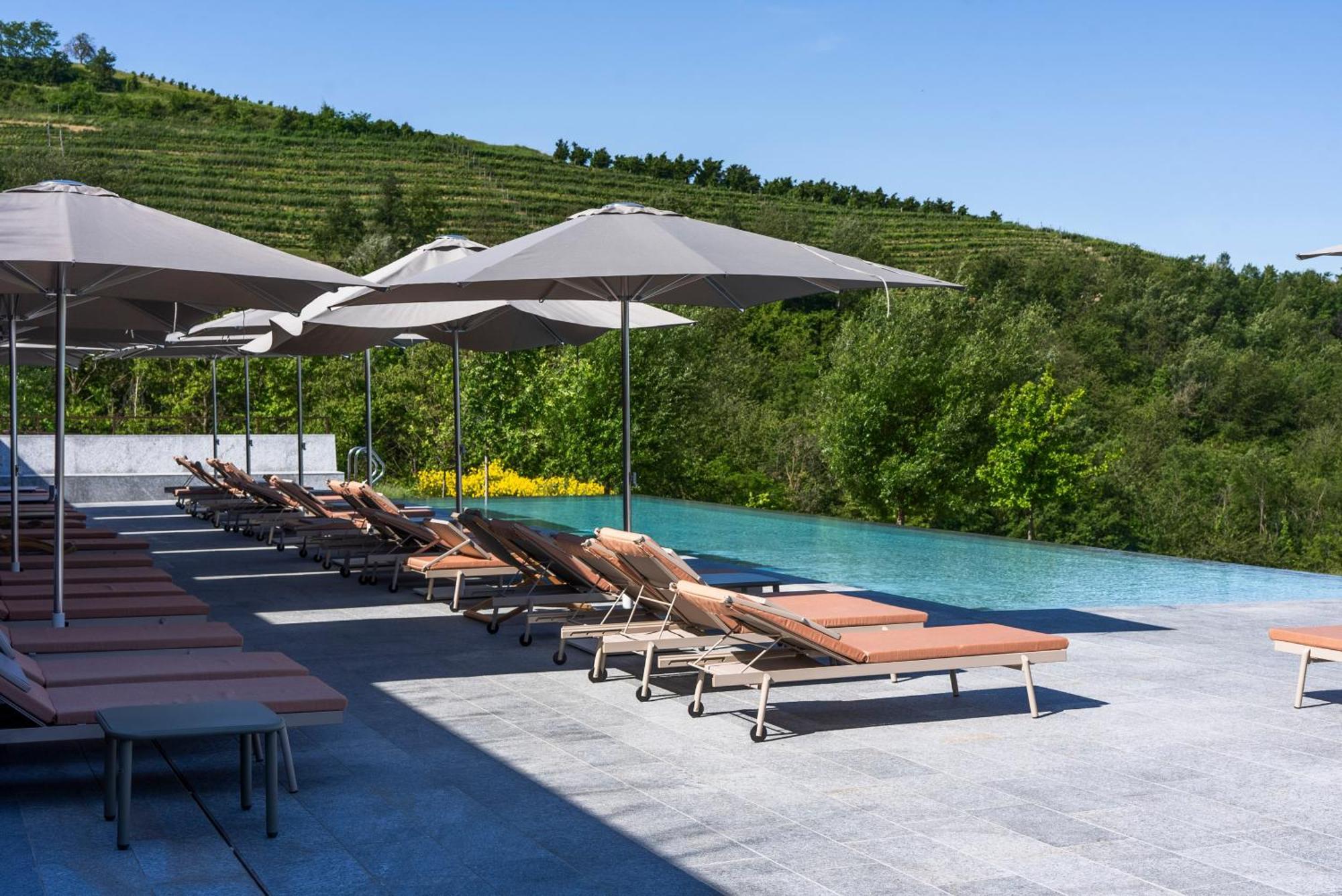 Casa Di Langa Hotel Cerretto Langhe Exterior photo
